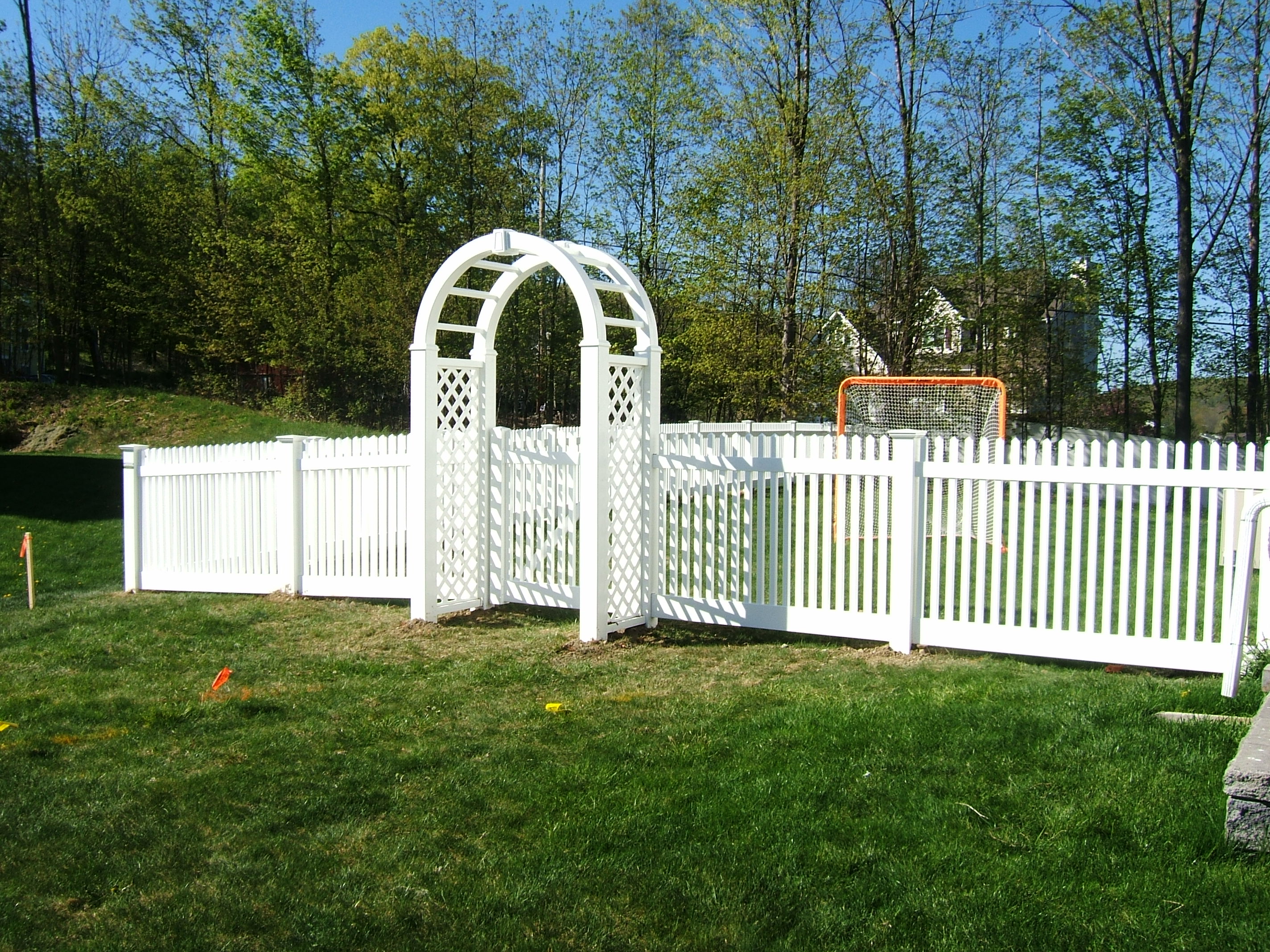 Classic Picket With Arbor