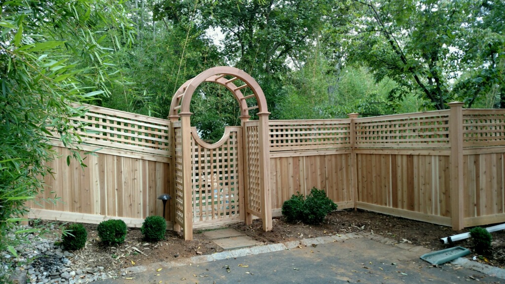 Tongue and Groove with 2′ Custom Lattice Gate and Arbor